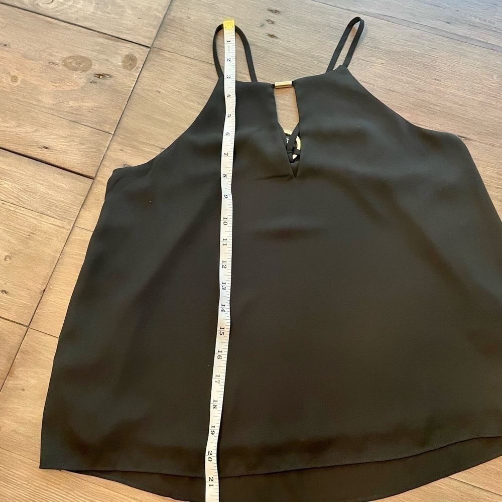 𝅺EXPRESS drape back hardware accented cami - Picture 3 of 6